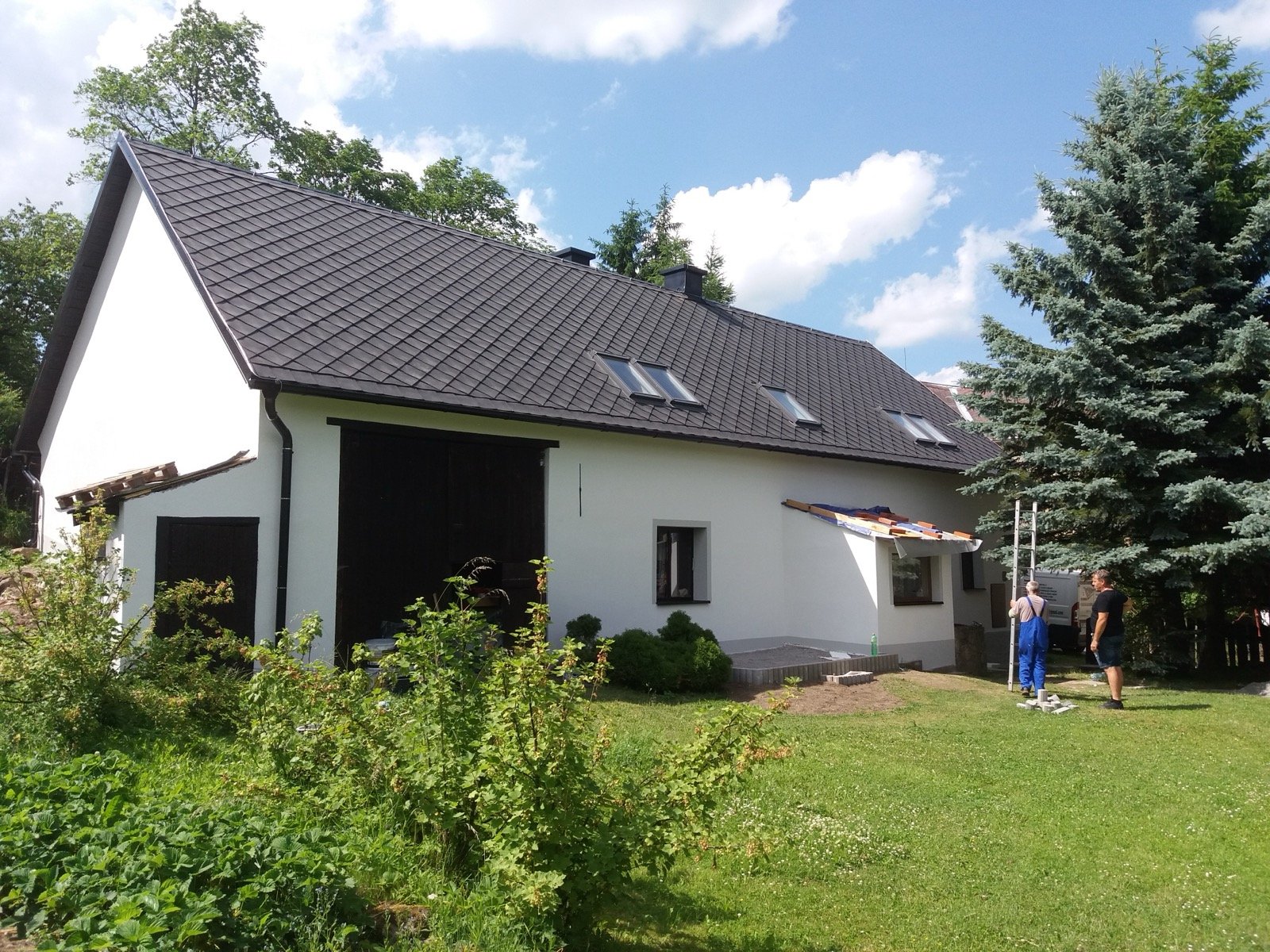 Rodinný dům s garáží – realizace