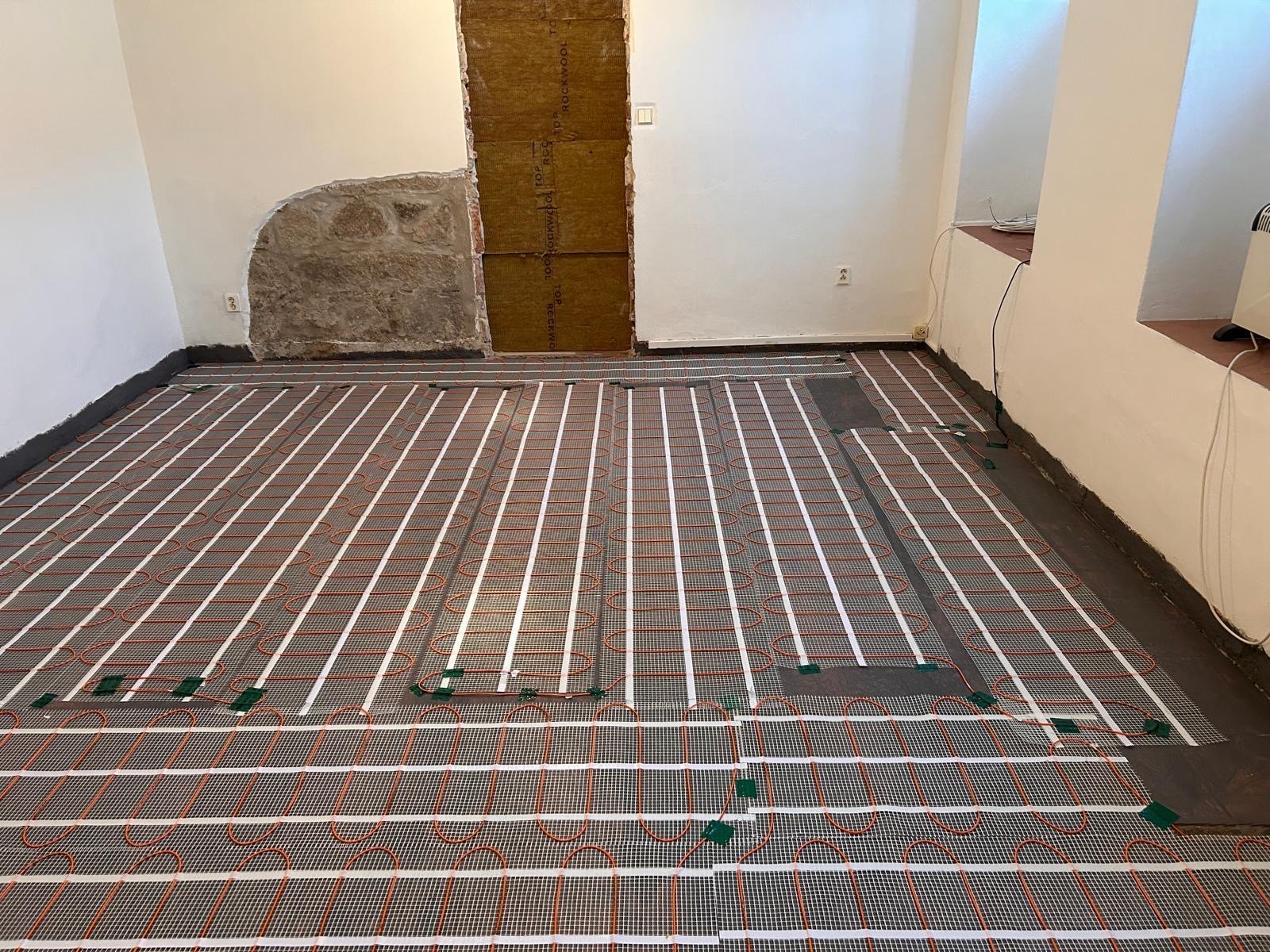 Podlahové topení před zalitím – realizace